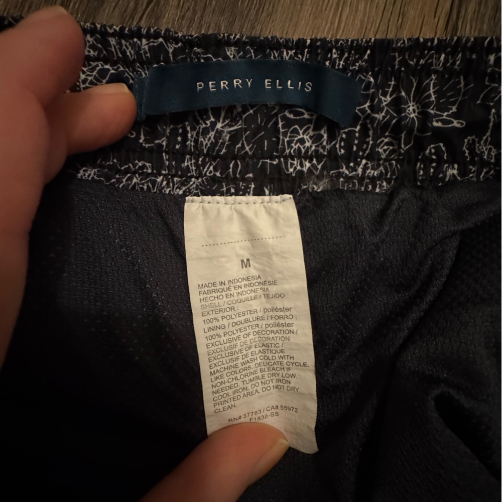 Perry Ellis Swim Trunks - Picture 3 of 3